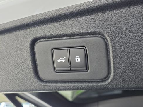New 2026 Nissan Pathfinder SV w/ SV Premium Package FWD image 15