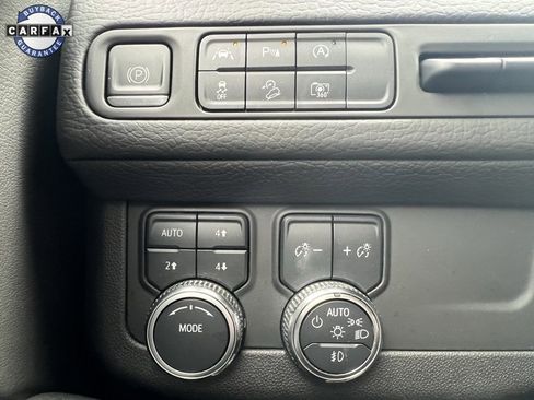 Used 2023 GMC Yukon Denali image 13