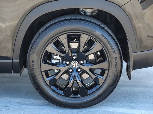 Certified 2024 Toyota Grand Highlander FWD image 12