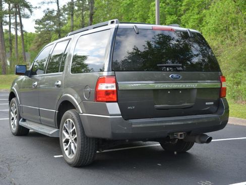 Used 2017 Ford Expedition XLT w/ Equipment Group 202A image 7