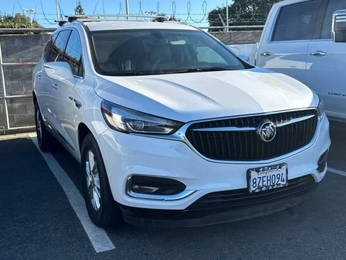Used 2019 Buick Enclave Essence FWD image 2