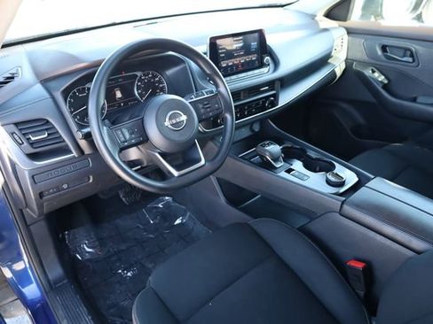 Used 2023 Nissan Rogue S image 11