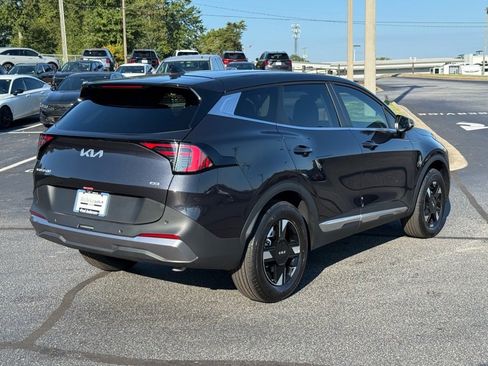 New 2026 Kia Sportage LX w/ LX Convenience Package image 3