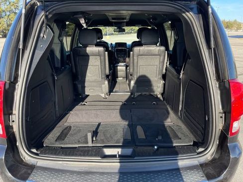 Used 2018 Dodge Grand Caravan GT image 16