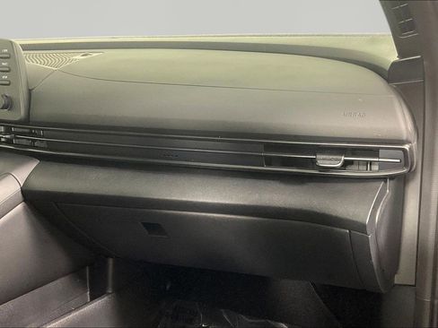 Used 2025 Hyundai Elantra Sport FWD image 24