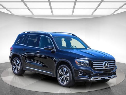 Used 2026 Mercedes-Benz GLB 250 4MATIC image 4