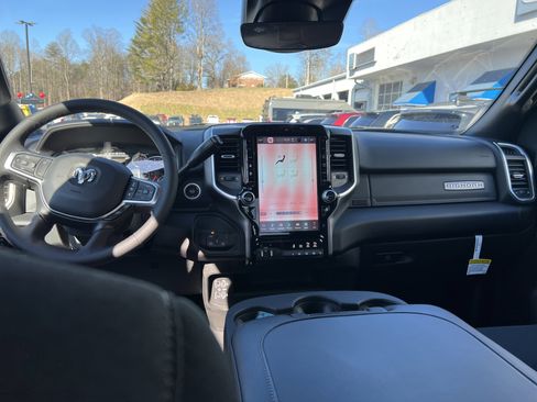 Used 2025 RAM 2500 Big Horn image 18