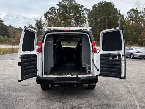 Used 2017 GMC Savana 2500 image 16
