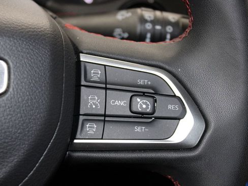 Used 2025 Jeep Compass Trailhawk image 19