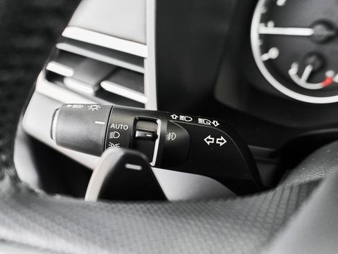 New 2026 Mitsubishi Outlander LE FWD image 20