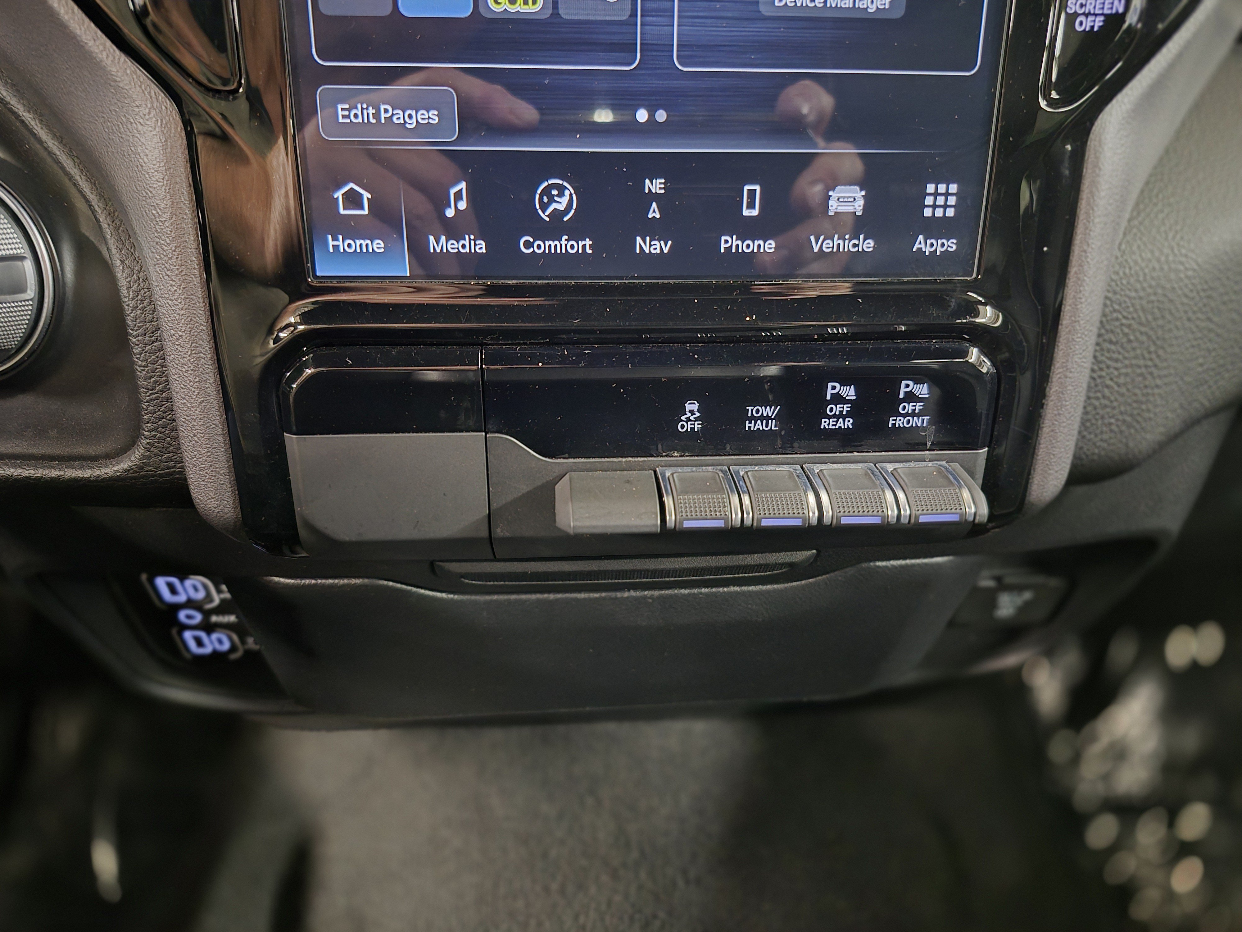 Used 2023 RAM 1500 Laramie AWD/4WD image 29