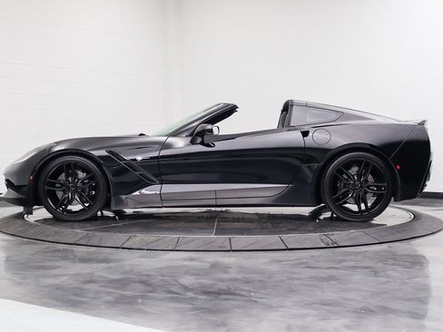 Used 2014 Chevrolet Corvette Stingray Coupe RWD image 2