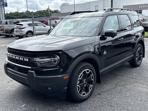 Used 2025 Ford Bronco Sport Outer Banks w/ Outer Banks Tech Package+ AWD/4WD image 3