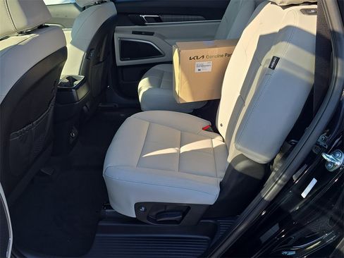 New 2025 Kia Telluride EX w/ EX Captain's Chair Package image 19