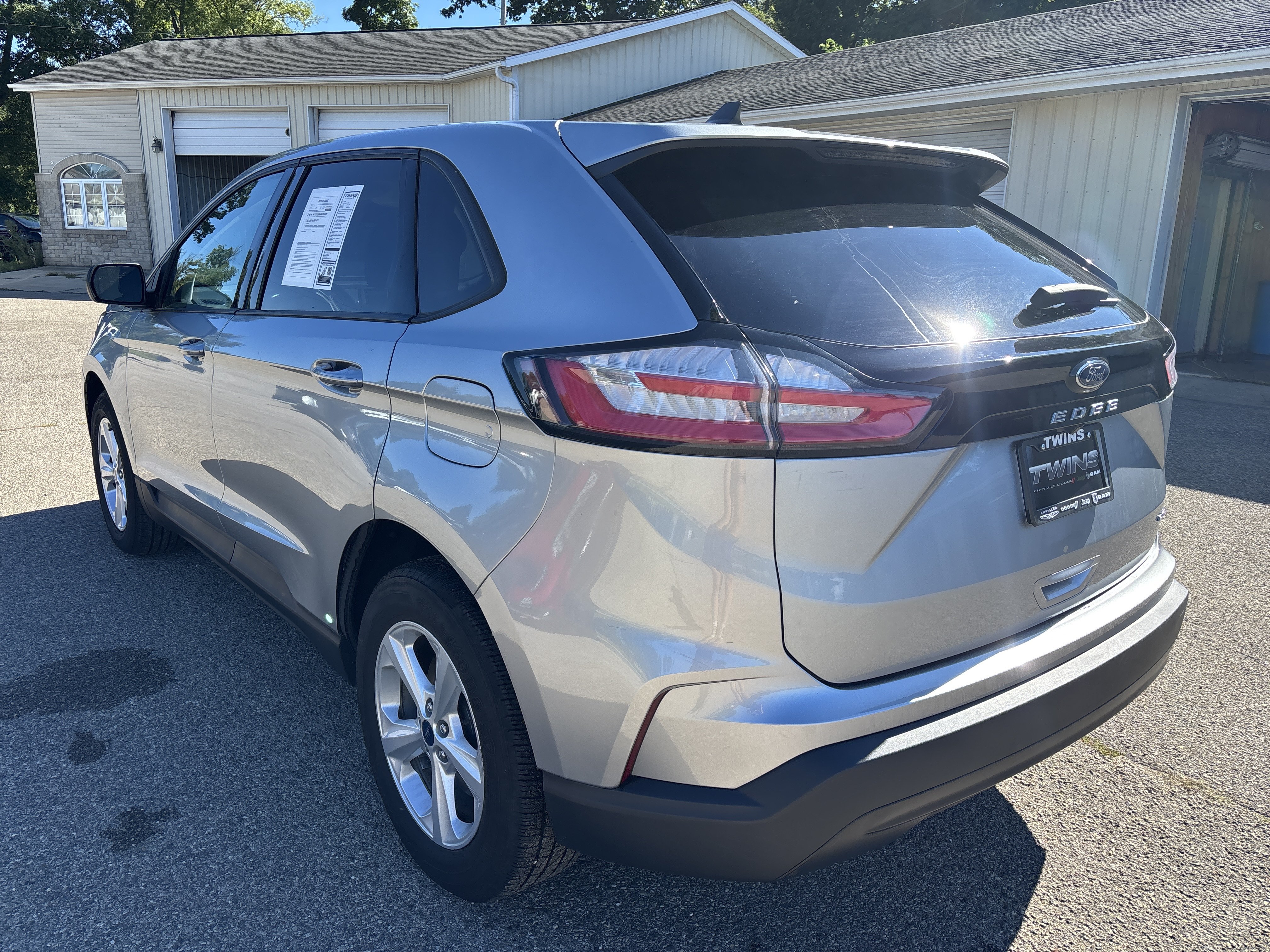 Used 2022 Ford Edge SE AWD/4WD image 7