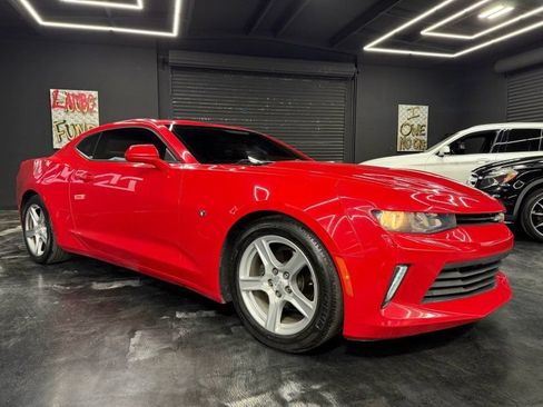 Used 2017 Chevrolet Camaro LT RWD image 3
