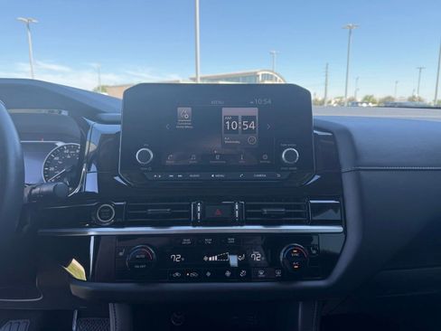 Used 2023 Nissan Pathfinder SV AWD/4WD image 22