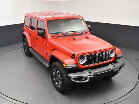 Used 2024 Jeep Wrangler Sahara w/ Dual Top Group image 13