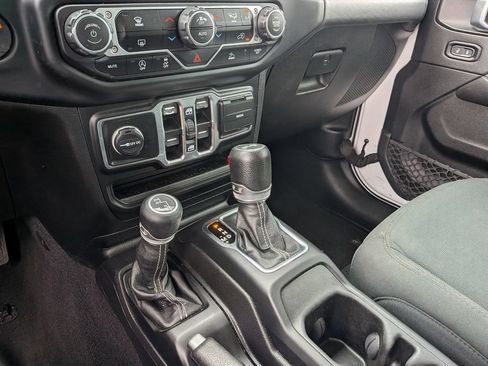 Used 2021 Jeep Wrangler Unlimited Sahara AWD/4WD image 20