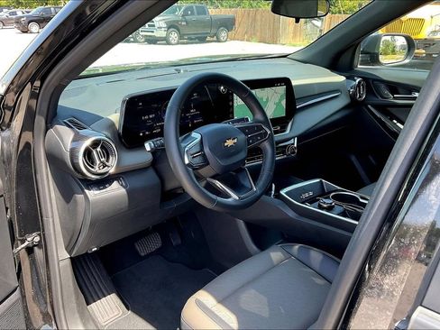 Used 2026 Chevrolet Equinox LT w/ Convenience Package II AWD/4WD image 8