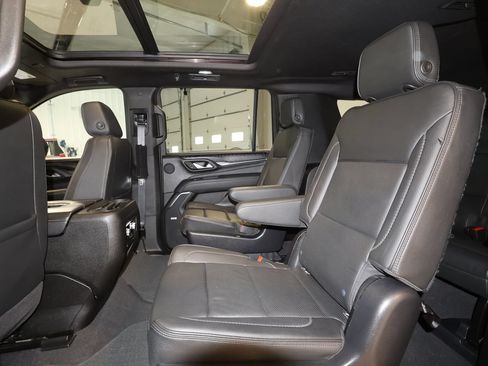 Used 2022 GMC Yukon XL Denali AWD/4WD image 24