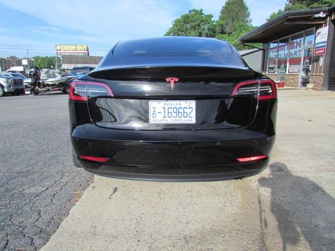 Used 2021 Tesla Model 3 Standard Range Plus RWD image 3