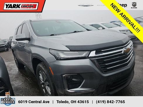 Used 2023 Chevrolet Traverse LT image 1