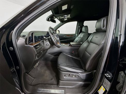 Used 2021 Cadillac Escalade ESV Luxury RWD image 2