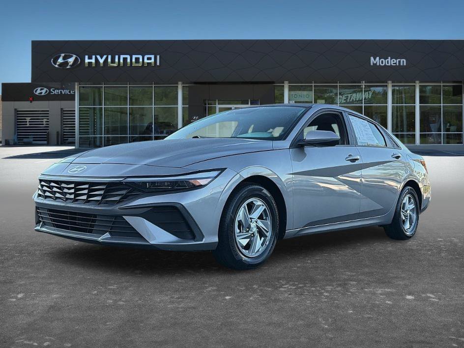 Certified 2024 Hyundai Elantra SE FWD image 1