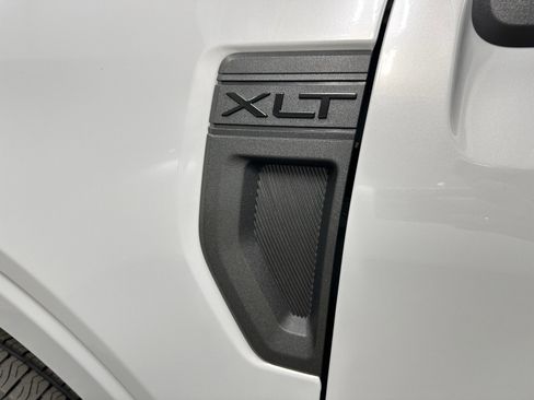 New 2025 Ford Maverick XLT w/ XLT Luxury Package image 8