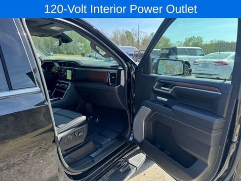 Used 2024 GMC Sierra 1500 Denali w/ Technology Package AWD/4WD image 19