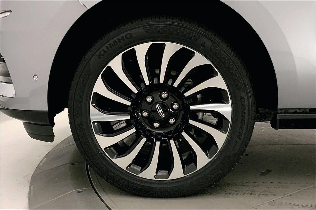 Used 2023 Lincoln Navigator L Black Label AWD/4WD image 8