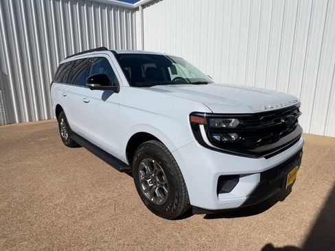 New 2026 Ford Expedition Active RWD image 2
