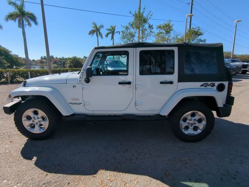 Used 2014 Jeep Wrangler Unlimited Sahara image 8
