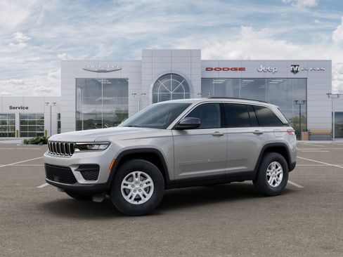 New 2025 Jeep Grand Cherokee Laredo image 1