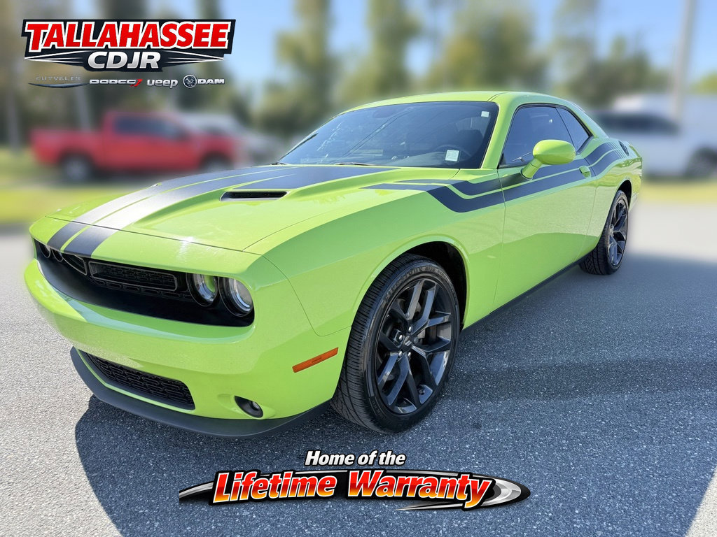 Used 2023 Dodge Challenger SXT w/ Plus Package RWD image 9