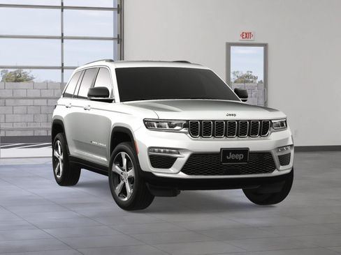 Used 2024 Jeep Grand Cherokee Limited AWD/4WD image 9