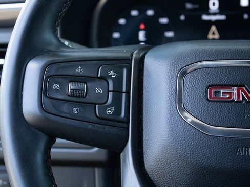 Used 2023 GMC Yukon XL AT4 image 10