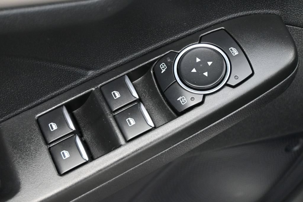 Used 2022 Ford Escape SEL w/ Technology Package FWD image 4