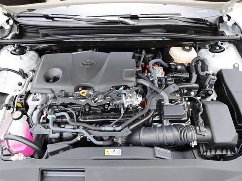 New 2026 Toyota Camry Hybrid FWD image 10