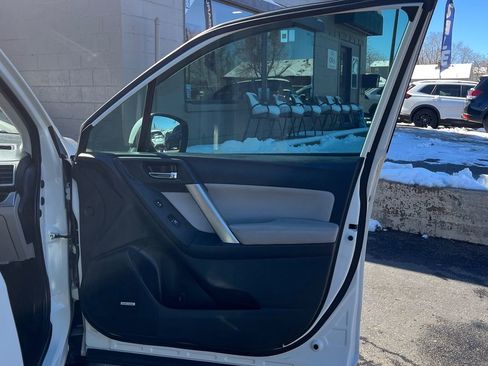 Used 2017 Subaru Forester 2.5i Limited image 11