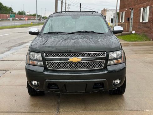 Used 2013 Chevrolet Avalanche LTZ AWD/4WD image 2
