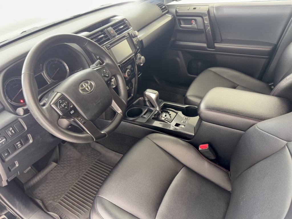 Used 2018 Toyota 4Runner TRD Off-Road Premium AWD/4WD image 4