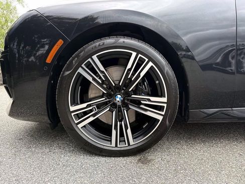 Used 2023 BMW 760i xDrive w/ Executive Package AWD/4WD image 8