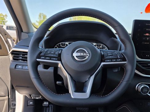 New 2025 Nissan Altima 2.5 SR w/ SR Premium Package image 21