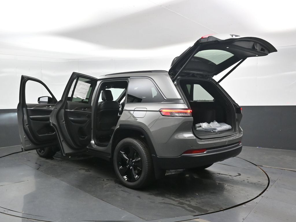 New 2027 Jeep Grand Cherokee Limited w/ Limited Altitude Package AWD/4WD image 50