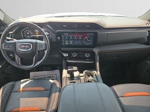 Used 2024 GMC Sierra 1500 AT4 w/ AT4 Preferred Package AWD/4WD image 10