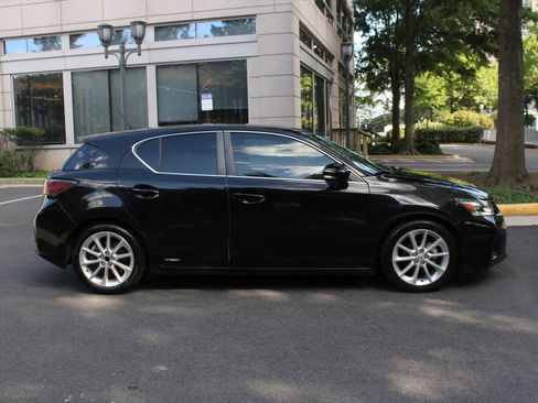 Used 2011 Lexus CT 200h Premium w/ Leather Pkg FWD image 5