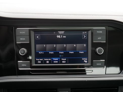 Used 2024 Volkswagen Jetta SE image 22