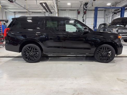 New 2026 Ford Expedition Platinum w/ Stealth Performance Package AWD/4WD image 10